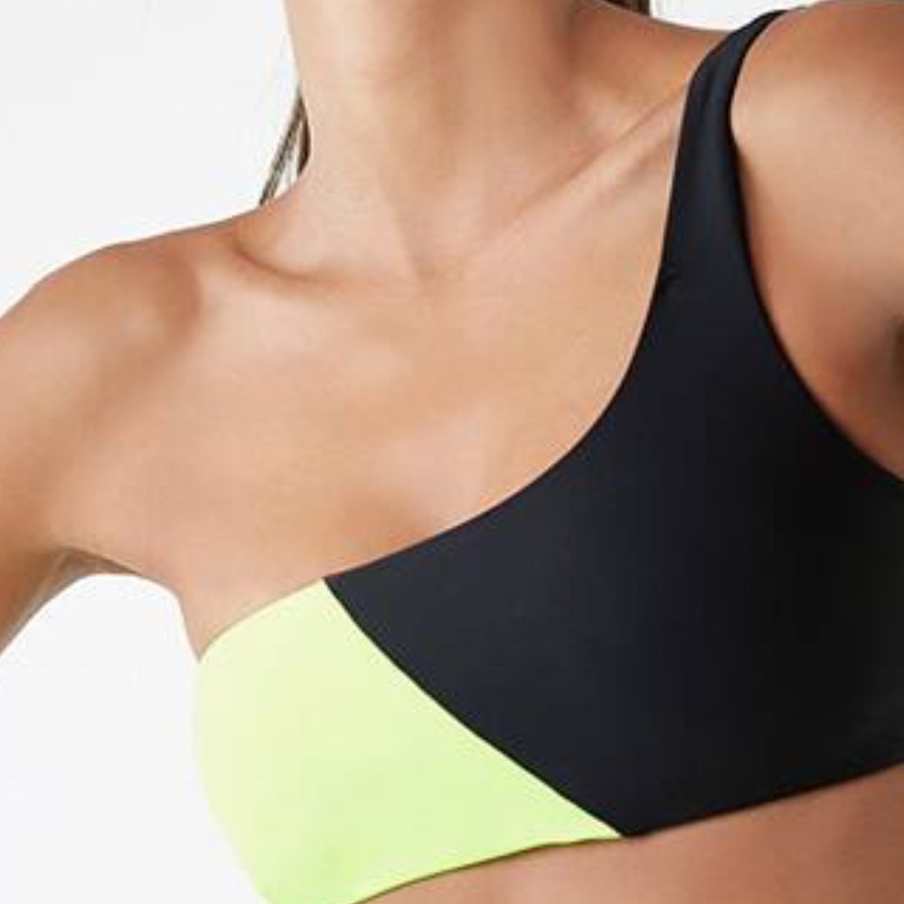 ❤️Forever 21 Colorblock Asymmetrical Bikini Top